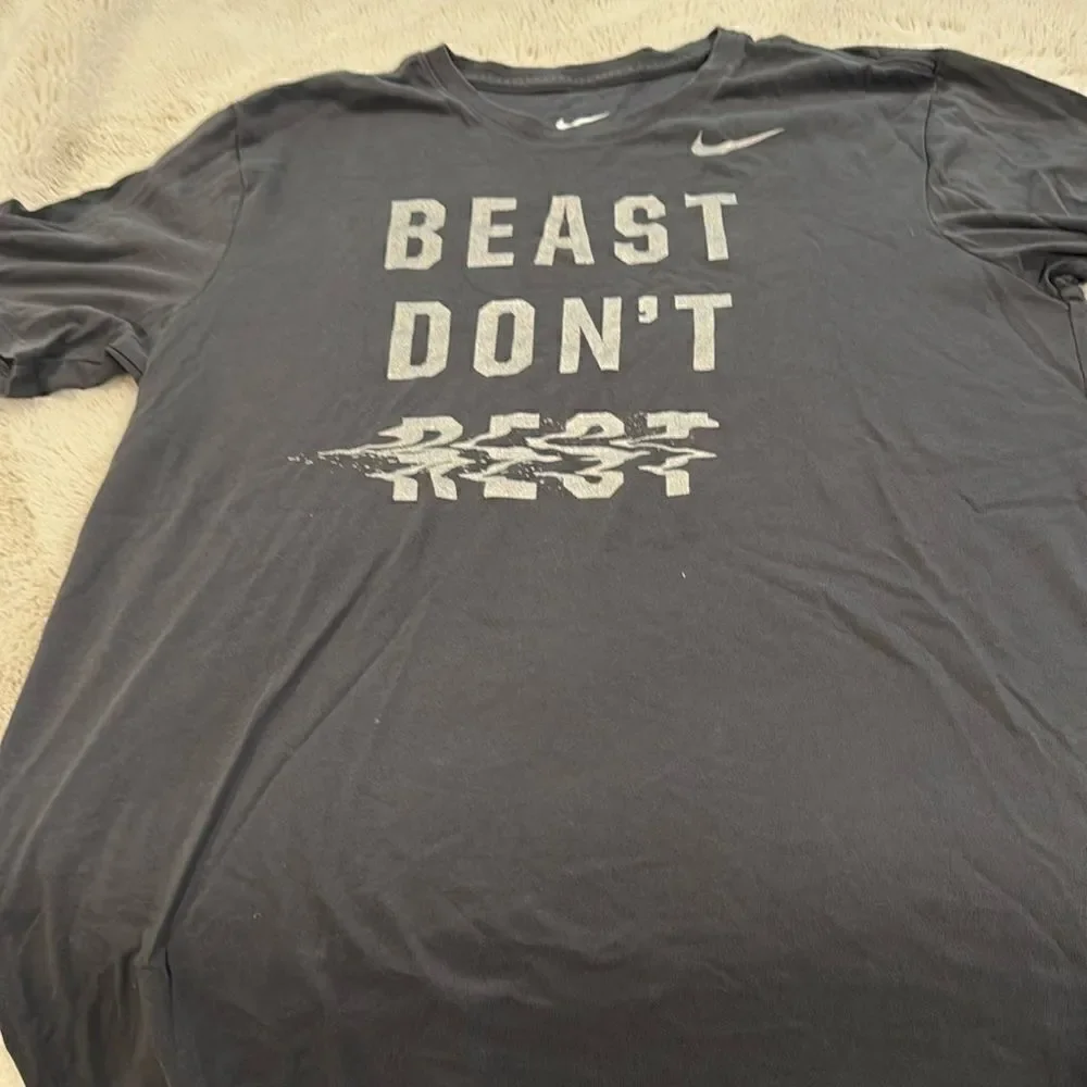 Nike dry fit size large dark gray